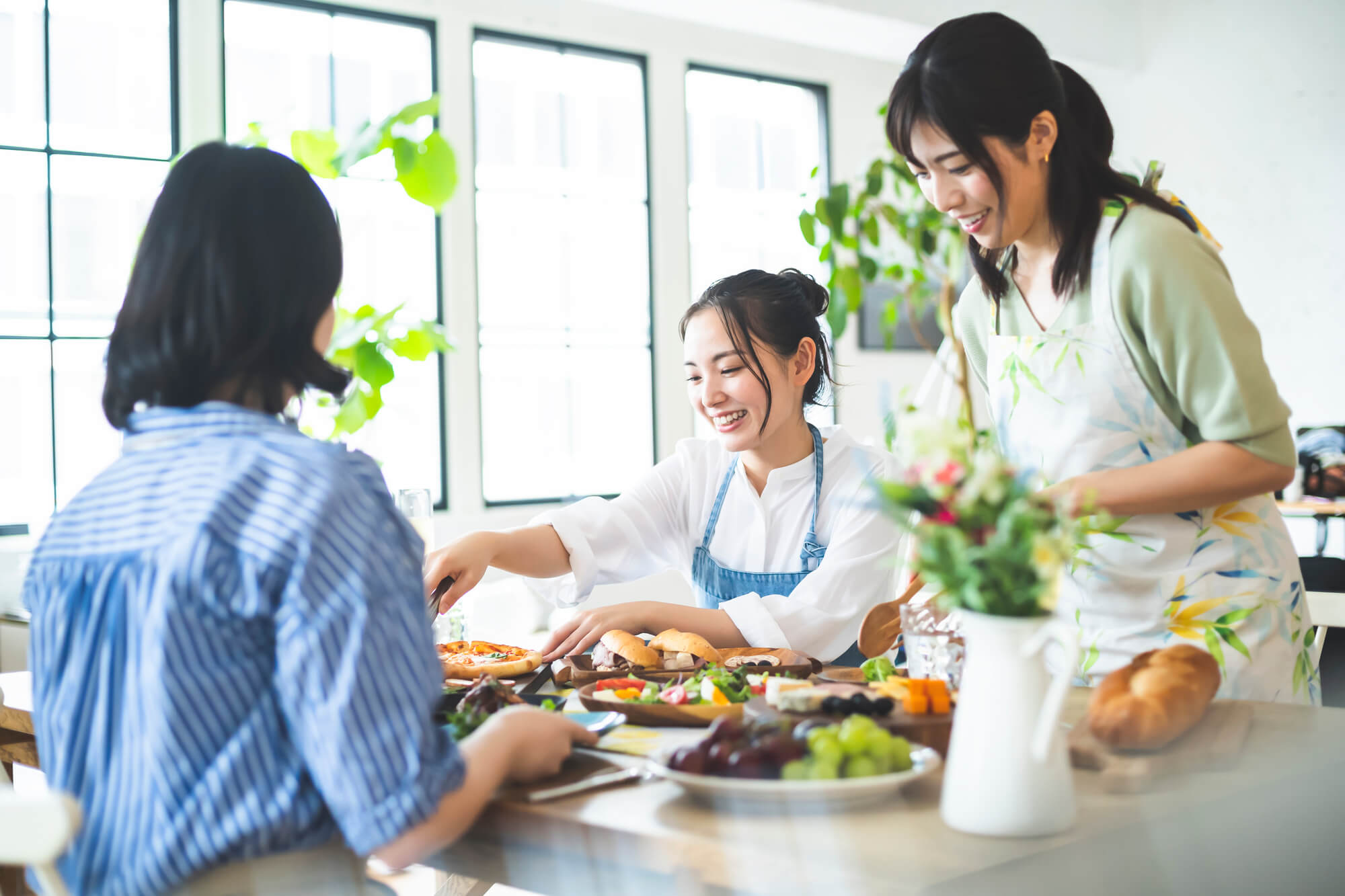【毎日の食卓でつかむ！美バストの秘訣】