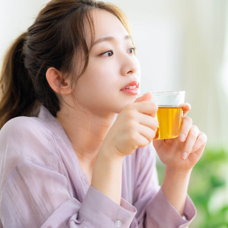 バストアップに効果的なお茶の種類とは？バストケアのプロが解説