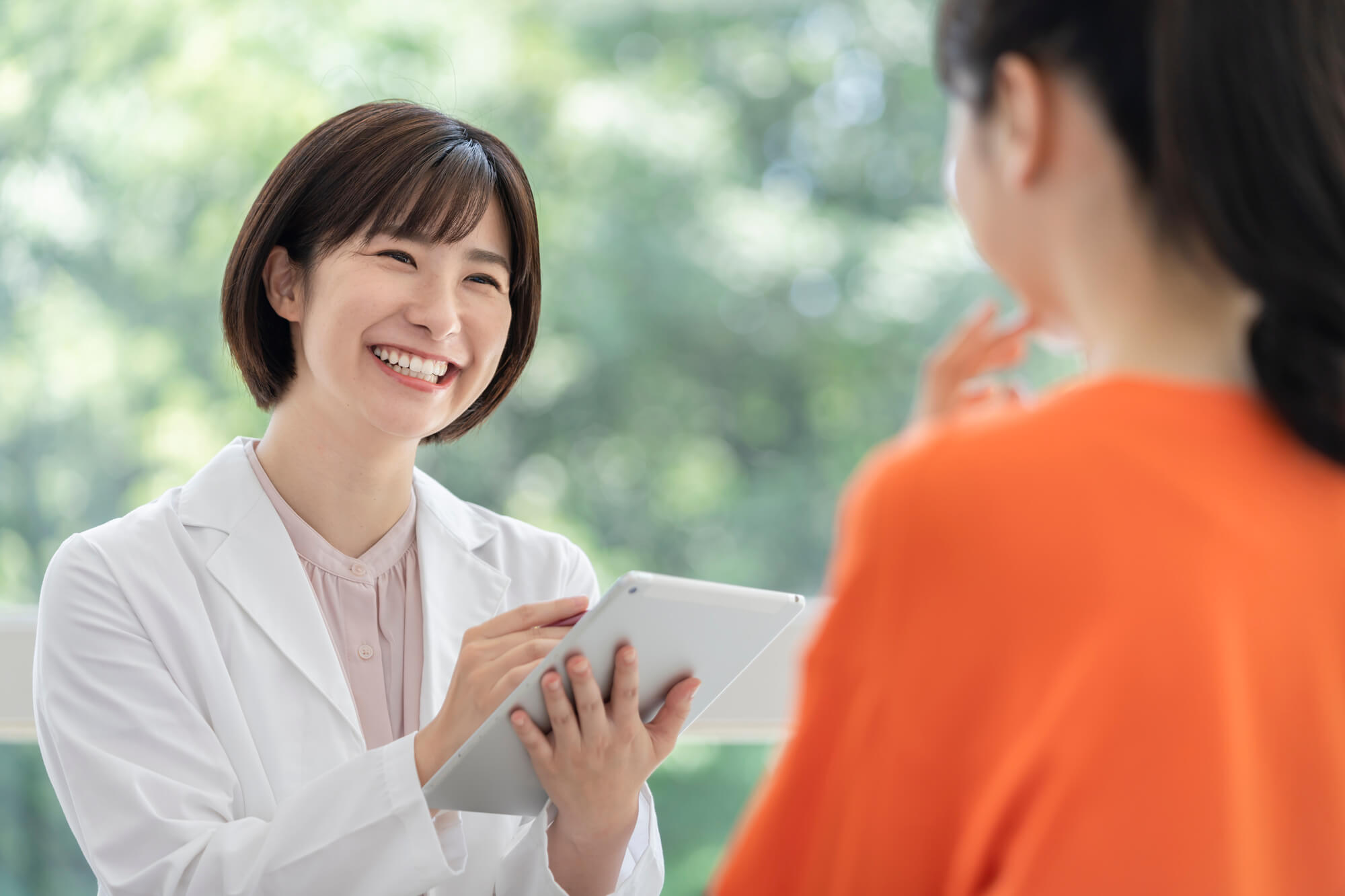 大人の胸を大きくするにはバストアップサロンもおすすめ