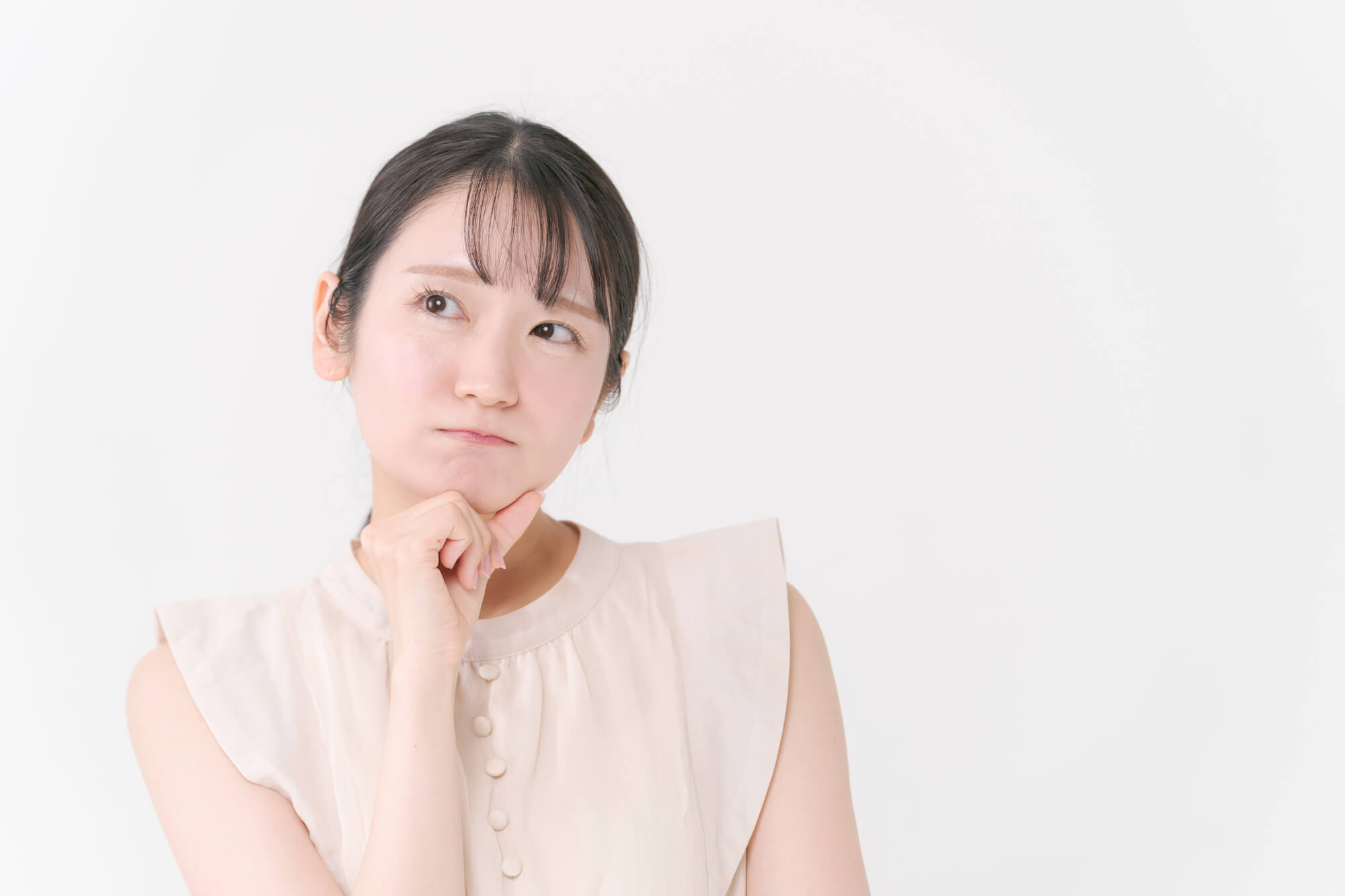 胸の位置が低くなるのはなぜ