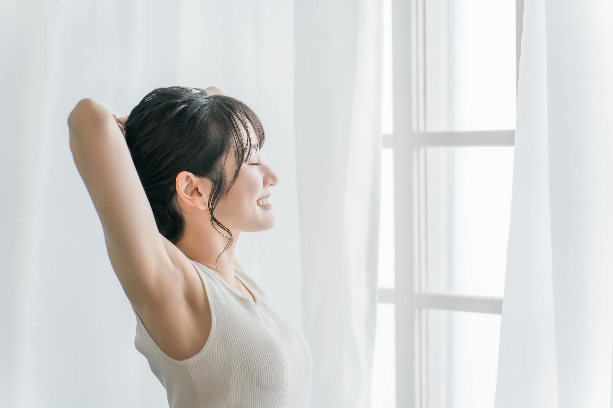 反り腰がバストアップに影響を与える理由や改善方法について解説