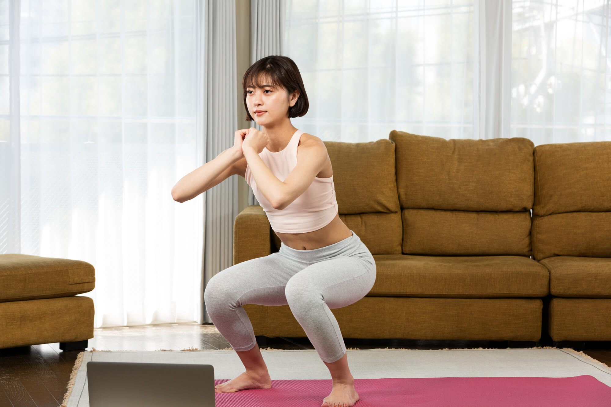 反り腰の改善とバストアップに効果的なトレーニング