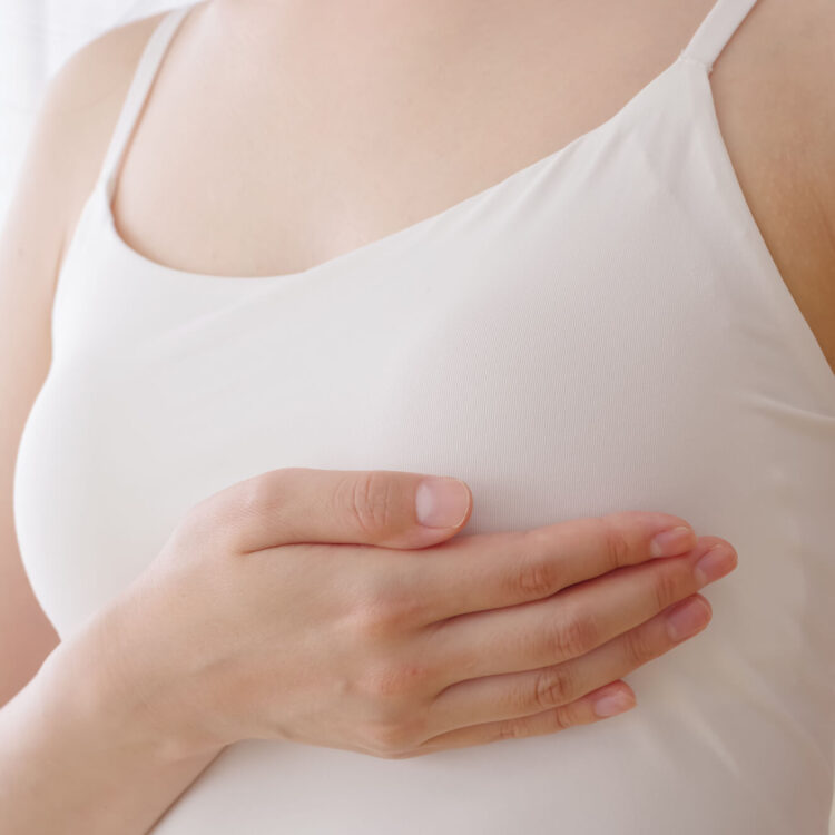 垂れ乳は日々のセルフケアを取り入れることで見た目やハリを整えていける