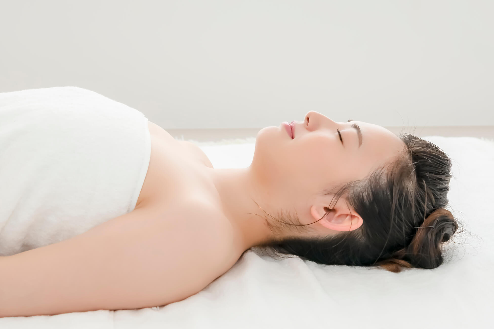 バストアップサロンは恥ずかしい？どんな風に施術をするの？