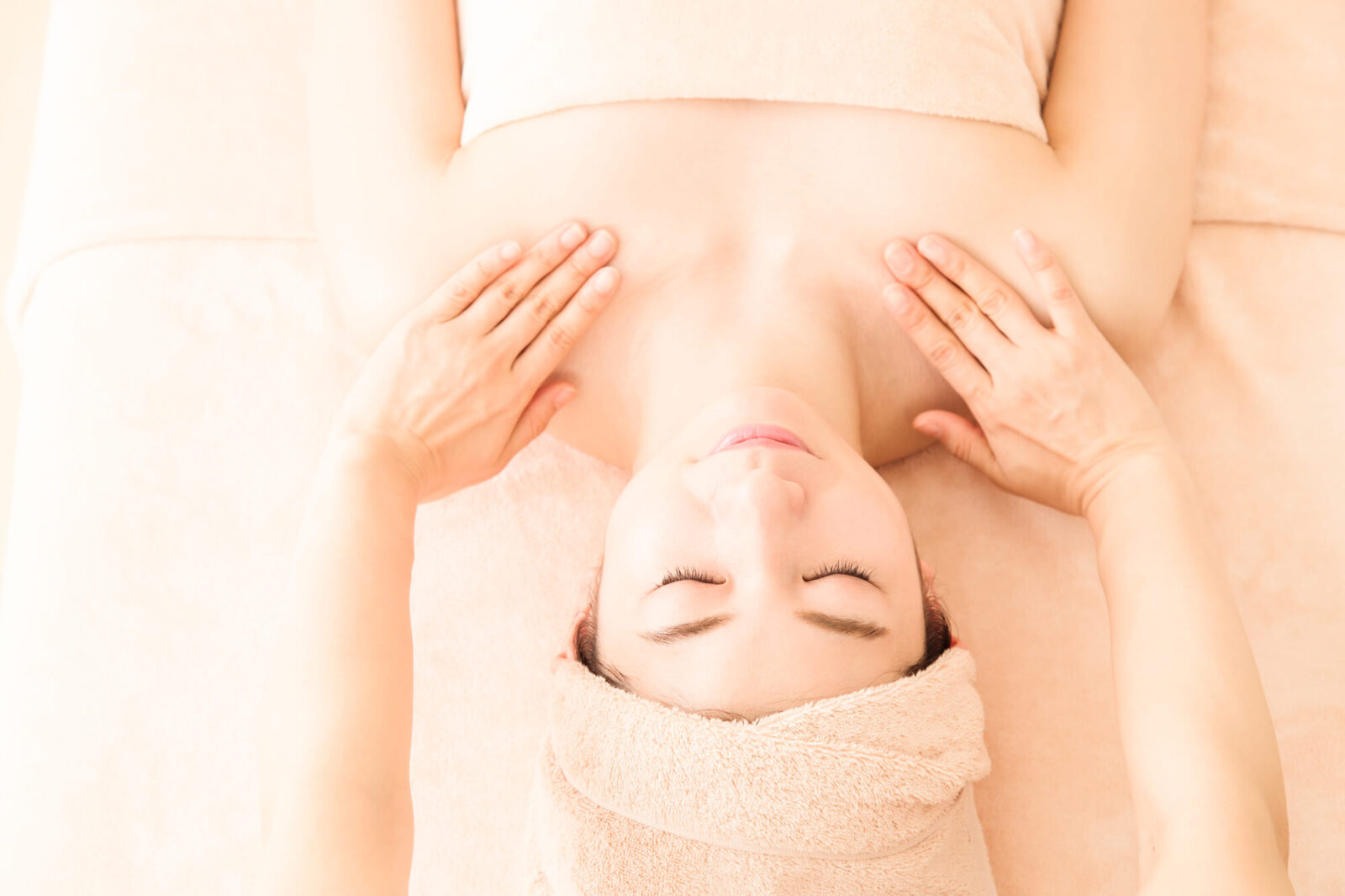 バストアップサロンのおもな施術方法